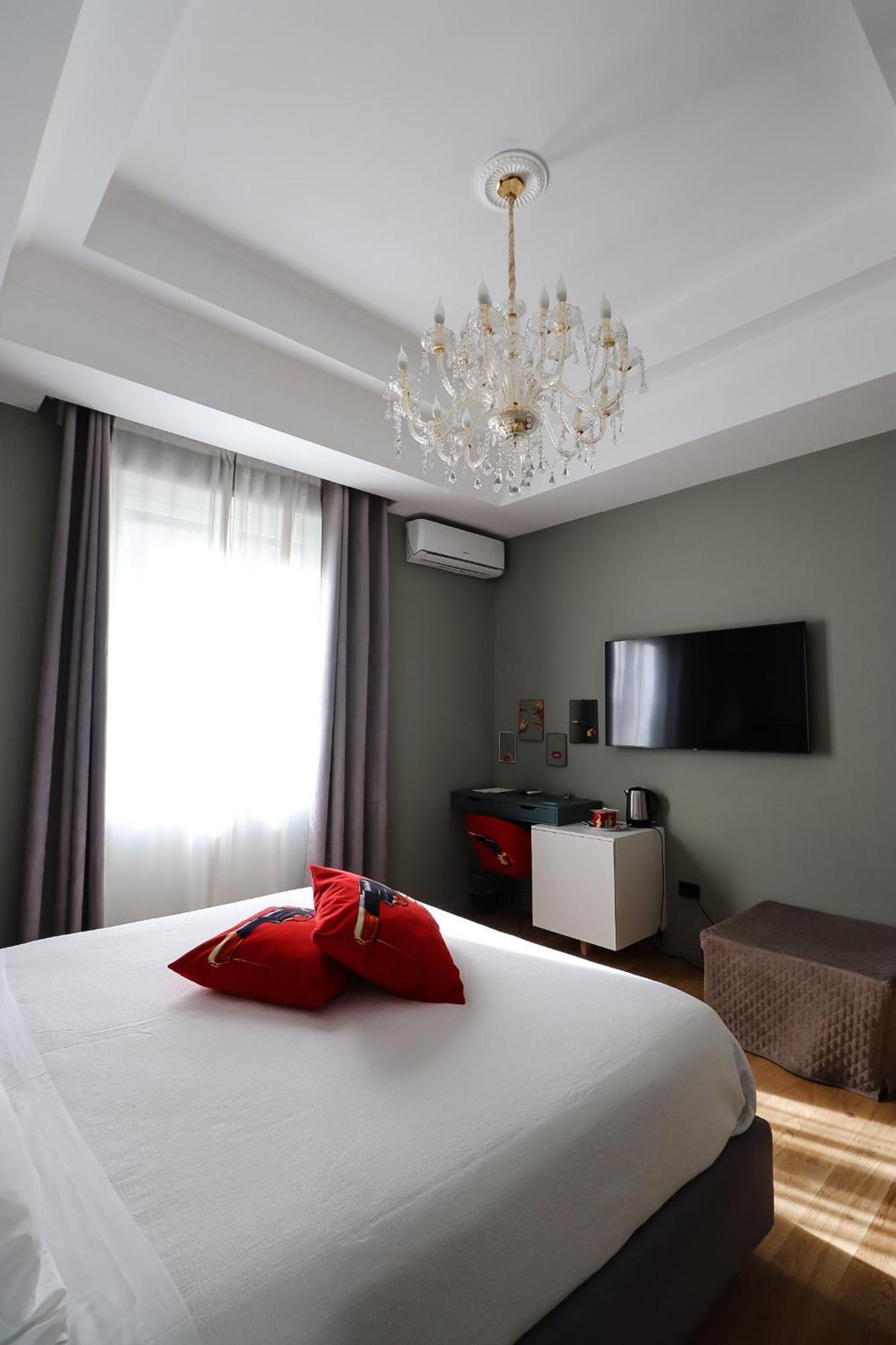 Aron Only Suites Bed And Breakfast Pescara Exterior photo